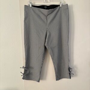 Wild Fable Black and White Gingham Capri Pants with Ties on Hem XXL